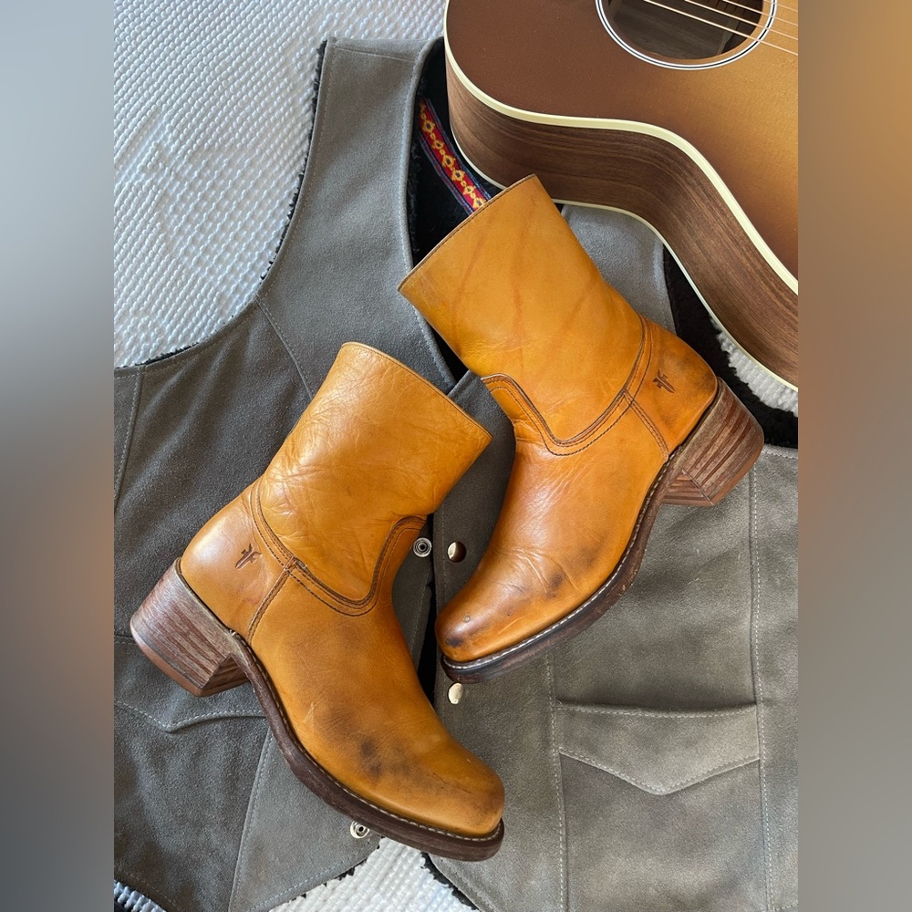 FRYE | Short Sunrise Campus Boots 10L